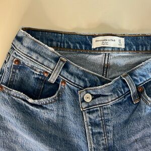 Abercrombie and Finch, the Dad high-rise Jean